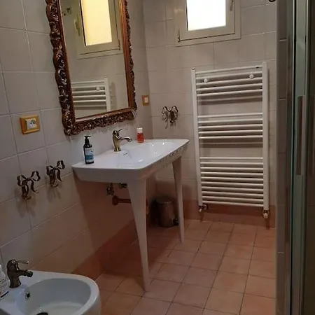 Apartment Charme In Righi Bologna